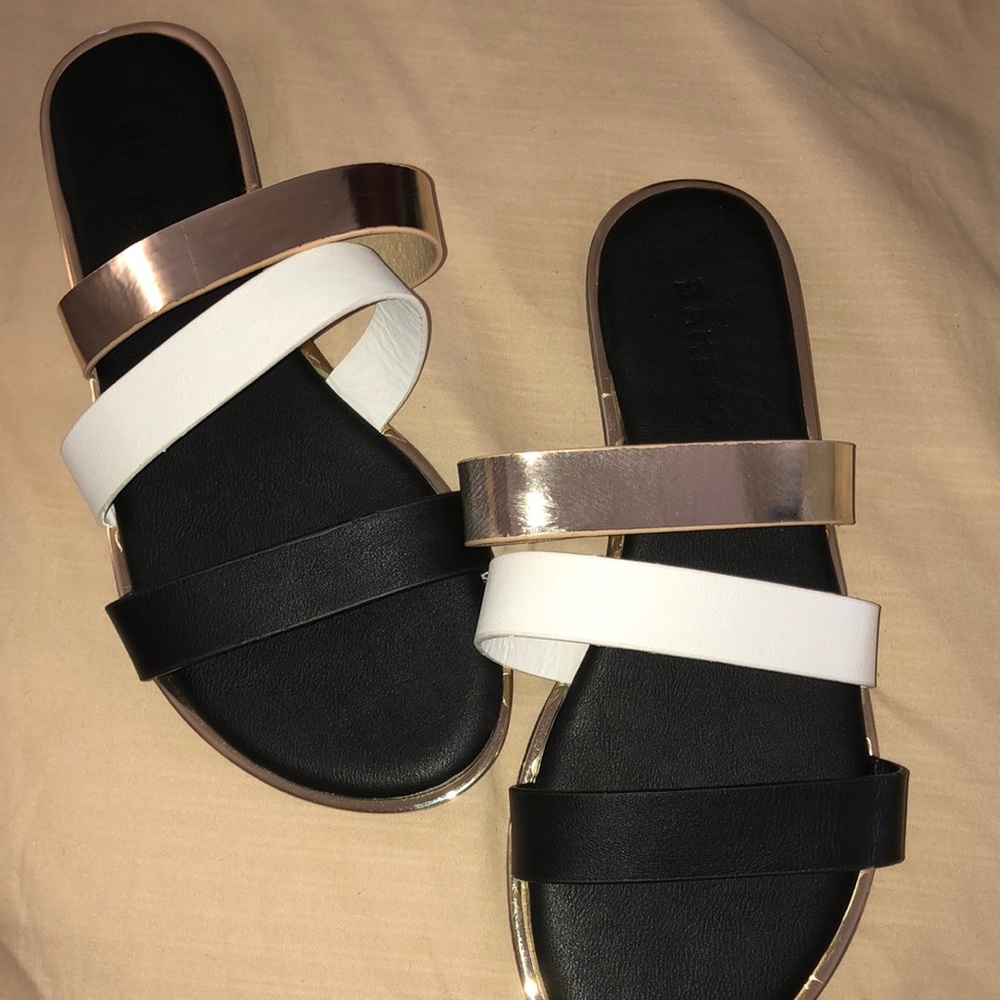 sandals - Picture 2 of 2